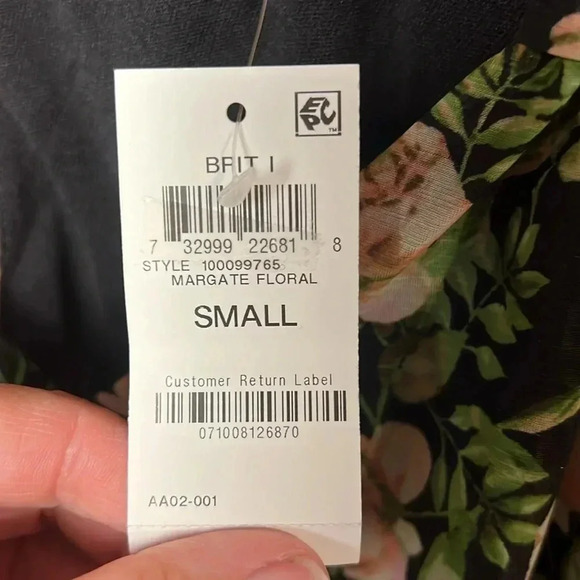 INC‎ international concepts women’s sleeveless tank top summer floral Sm v neck - Picture 3 of 10